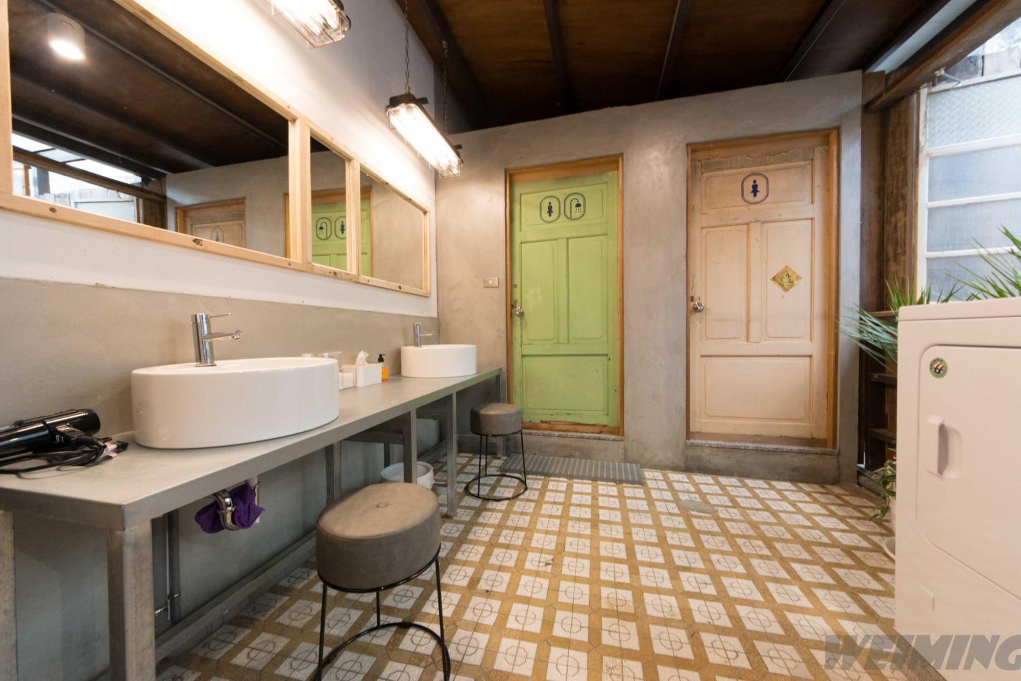 158 Hostel Тайнан Екстериор снимка