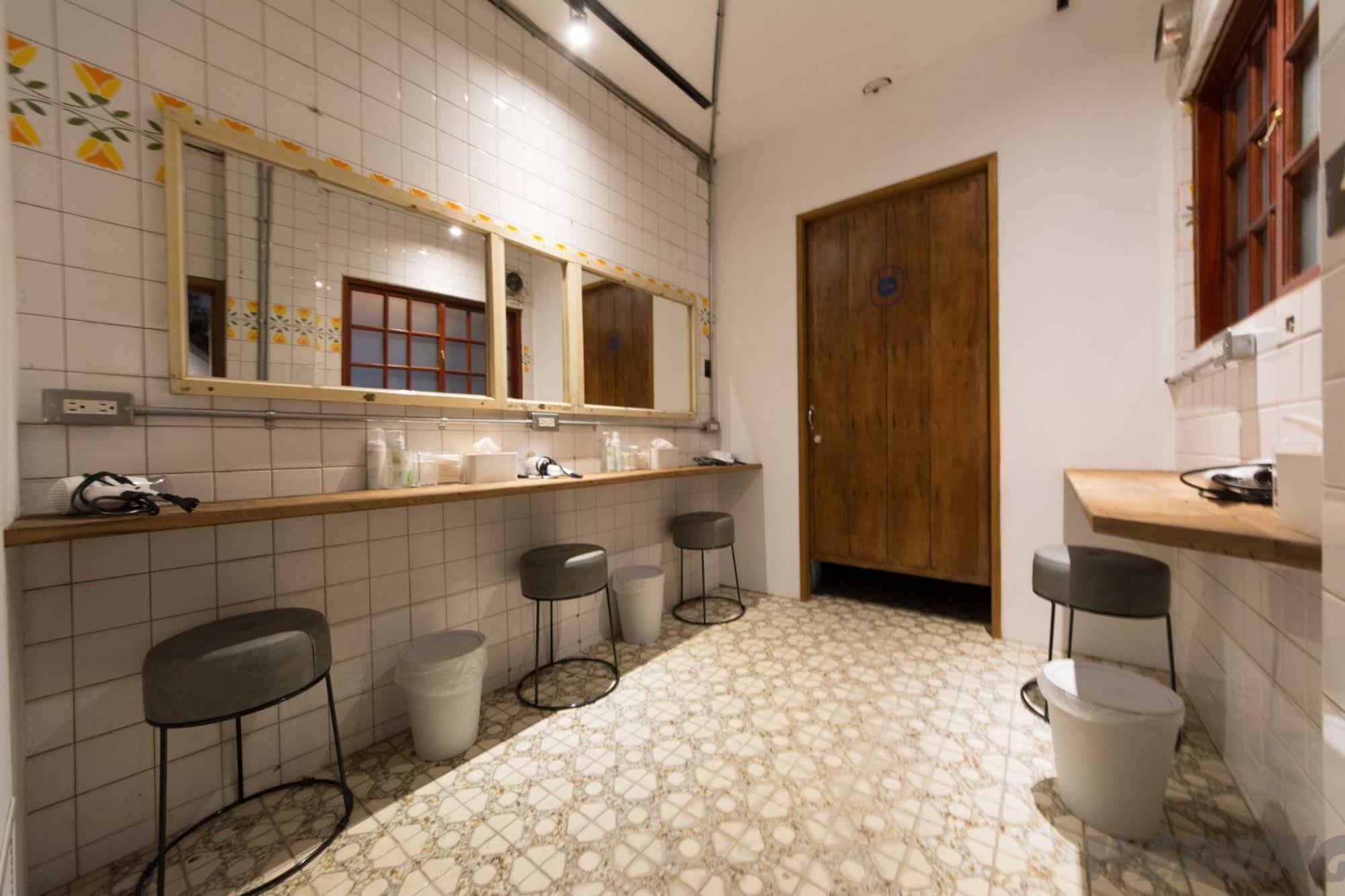 158 Hostel Тайнан Екстериор снимка